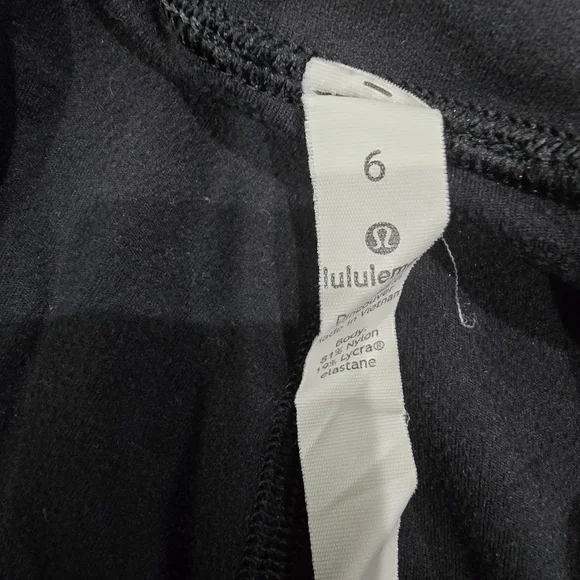 Lululemon x Soulcycle Leggings Sz 6 Black with Skull design - Picture 3 of 6